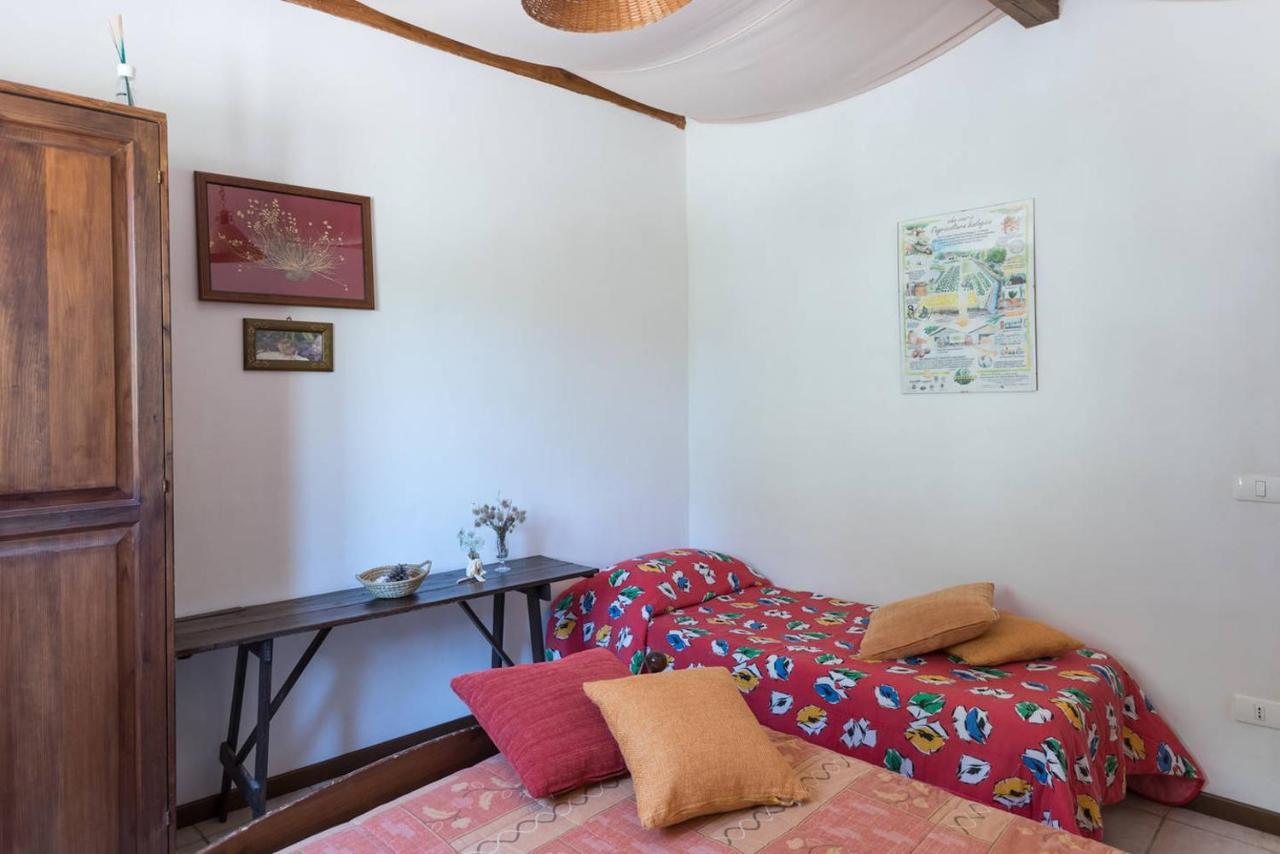 Agriturismo Terra Di Pace Noto Bagian luar foto