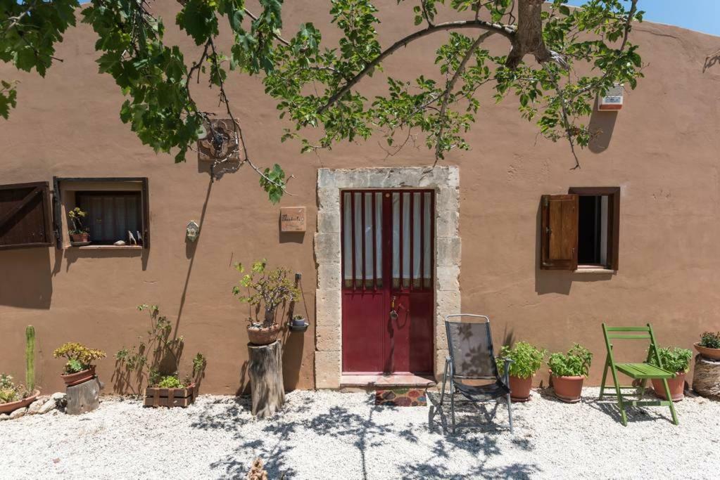 Agriturismo Terra Di Pace Noto Bagian luar foto